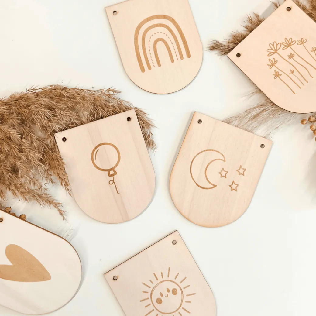 Build your own Holz-Wimpelgirlande Name / Wunschtext