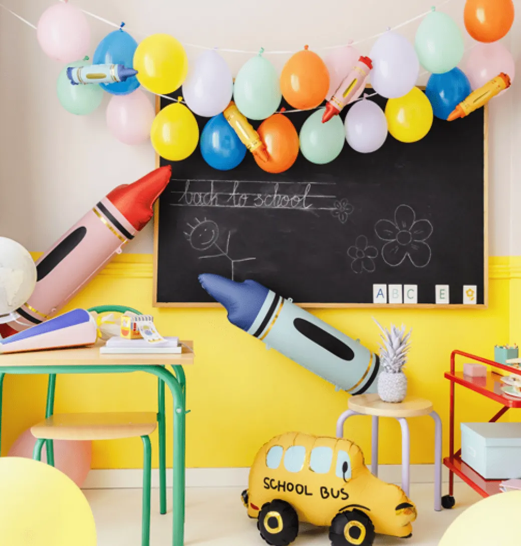 Bunte Luftballons mit Girlande