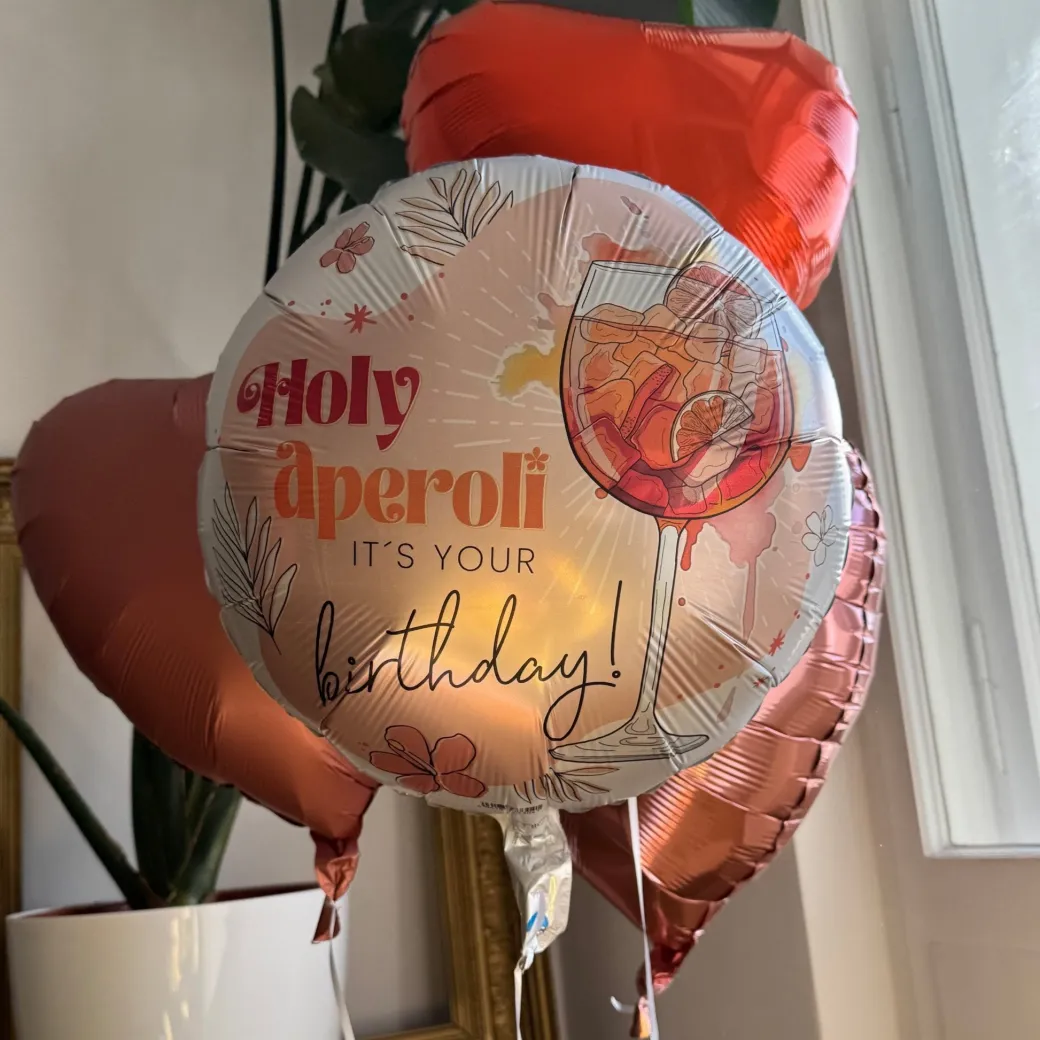 Heliumballon-Geschenk "Holy aperoli it's your birthday!"