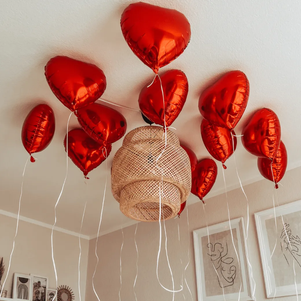 Heliumballon-Geschenk Valentinstag XXL 8 rote Herzen inkl. Liebeskarte