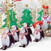 Tierballon Airwalker Pinguin mit Schal
